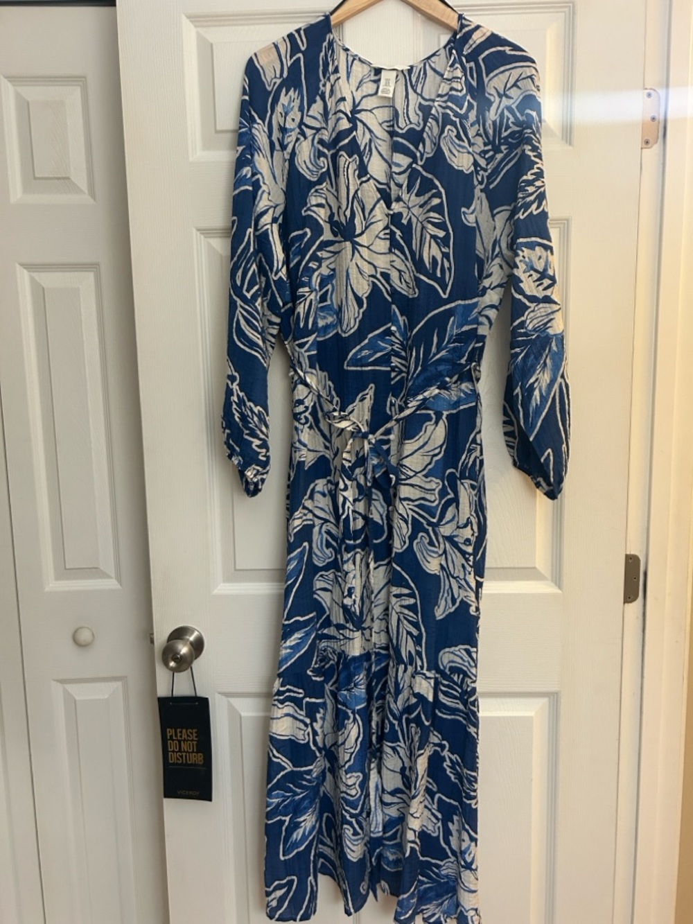H&M Blue and White Floral Wrap Dress - Picture 2 of 6